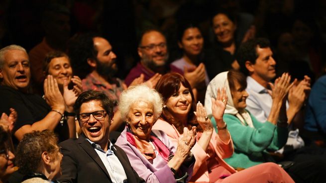 Contacto. Cristina Fernández de Kirchner y Axel Kicillof compartieron acto en La Plata.