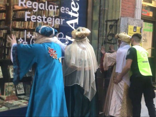 El momento en que revisaban a los Reyes Magos&nbsp;