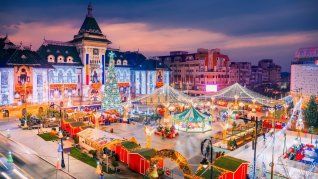 El mercado navideño de Craiova está abierto desde el 15 de noviembre hasta el 5 de enero. El mercado navideño de Craiova está abierto desde el 15 de noviembre hasta el 5 de enero.
