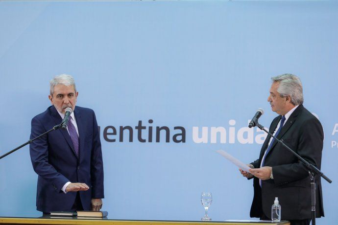 El presidente Alberto Fernández ha juramentado al nuevo ministro de Defensa, Anapal Fernández. 