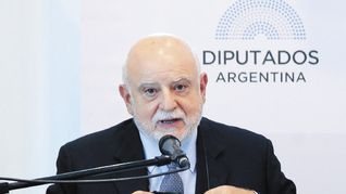 La Procuración del Tesoro que conduce Rodolfo Barra presentó el viernes su intento de recurso extraordinario para que la Cámara del Trabajo eleve la decisión de las cautelares a la Corte Suprema.&nbsp;