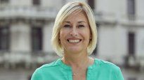 la esposa de tombolini fue designada como asesora en el ministerio de economia