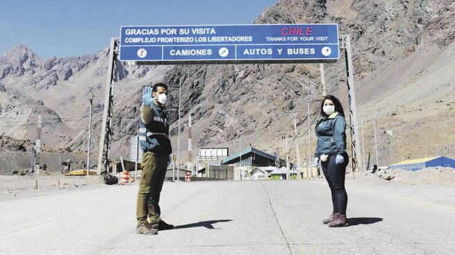 cruces. Los mandatarios plantearán ante el presidente chileno la necesidad de que se habiliten también cuanto antes los pasos fronterizos desde sus provincias.