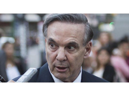 Respecto del peronismo, el senador por Río Negro opinó que el liderazgo va a surgir del resultado del proceso electoral de la provincia de Buenos Aires y sostuvo además que requiere de un nuevo proceso democrático para convalidar liderazgos.