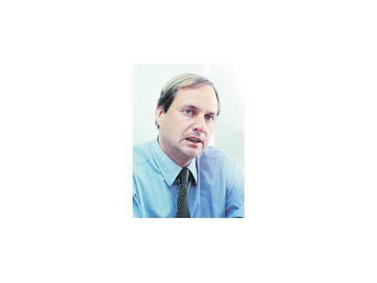 «La economía seguirá cayendo», vaticinó Pablo Guidotti. Quien fue viceministro de Economía en los últimos años de la gestión Menem criticó controles al dólar y financiamiento del BCRA al Tesoro.