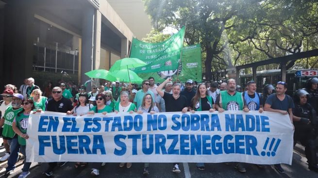 ATE marchó hacia el Ministerio de Desregulación.