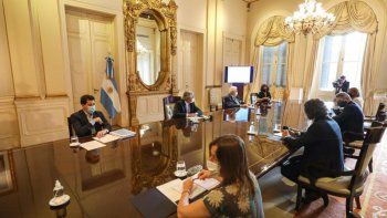 Alberto encabeza la reunión sobre el plan de vacunación