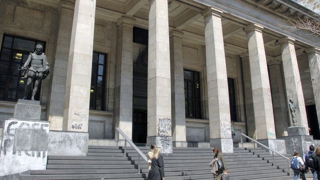 El gobierno anunció el cierre de la Biblioteca Nacional por forma indeterminada.&nbsp;