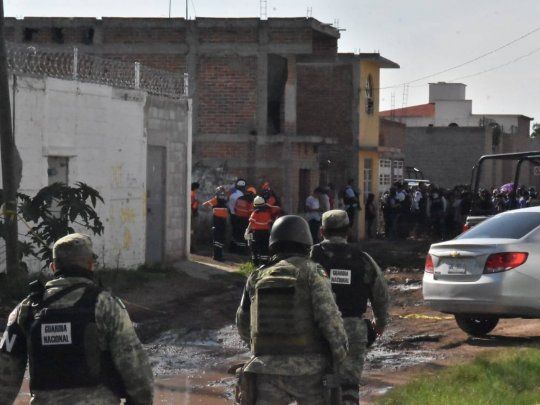 Hombres armados ejecutaron a 24 drogadictos en un centro de rehabilitaci&oacute;n en Irapuato, Guanajuato.