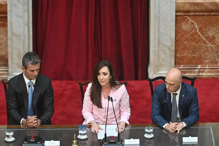 Martín Menem, Victoria Villarruel y Bartolomé Abdala, autoridades legislativas del oficialismo.