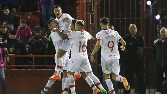 Huracán no se baja en la lucha por el título y sueña con la Libertadores.