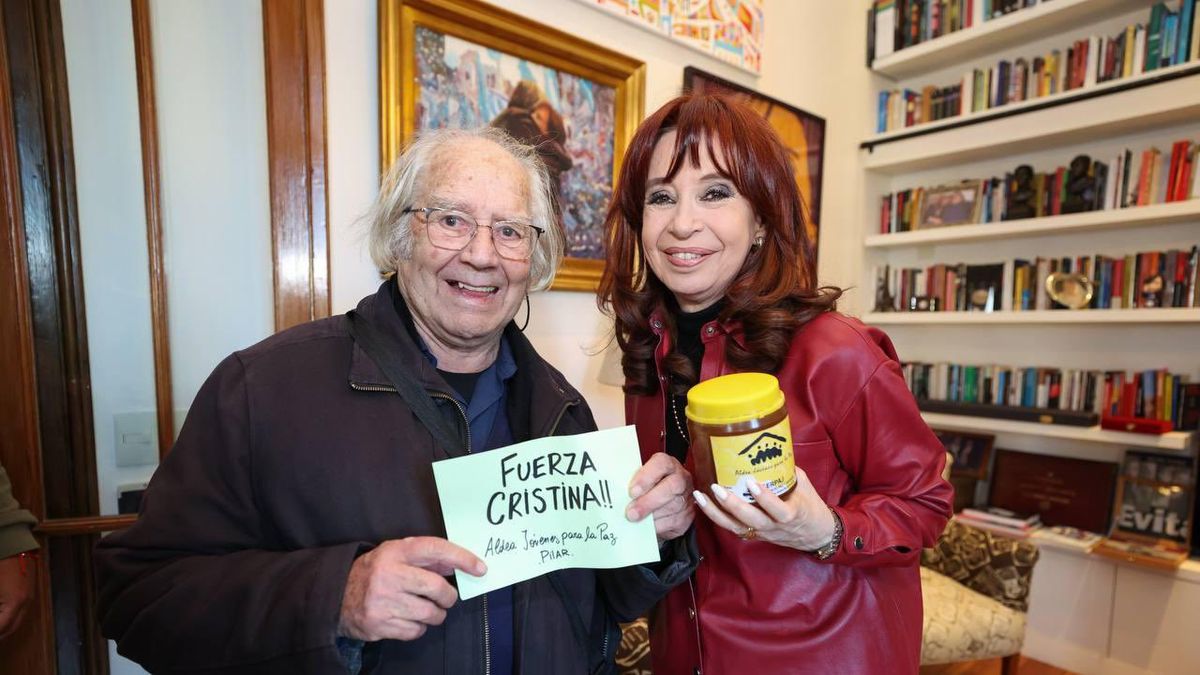 Adolfo Pérez Esquivel visitó a Cristina Kirchner en su departamento de Constitución