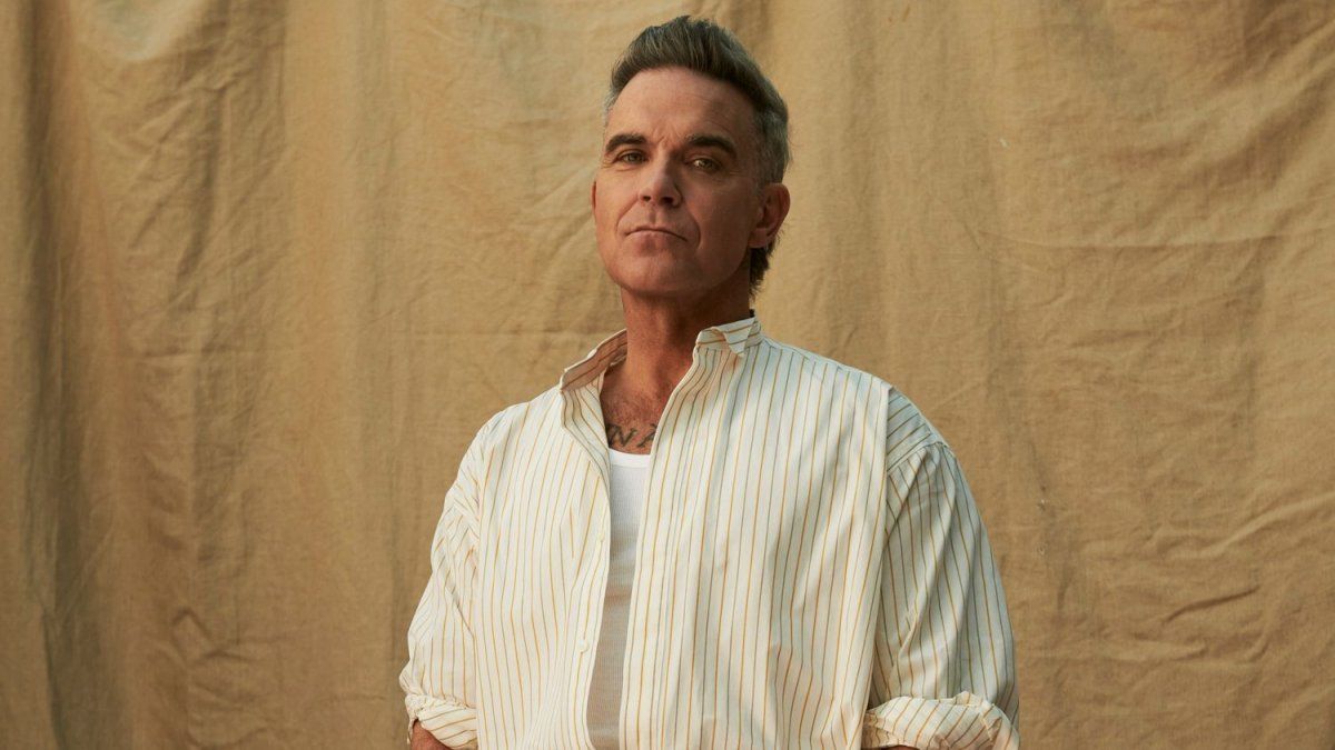 Robbie Williams announced the launch of “Britpop”, his new album and shared his first single with Tony Iommi from Black Sabbath