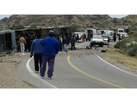 La cifra se elevó al hallar tres cadáveres bajo el colectivo y tras fallecer una menor que estaba internada