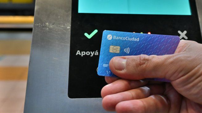 Quienes abonen el subte con una tarjeta del Banco Ciudad tendrán 100% de reintegro.