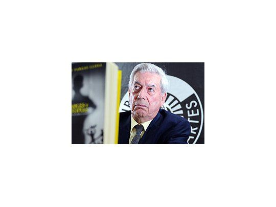 Mario Vargas Llosa presentó en Madrid un libro con artículos sobre América Latina
