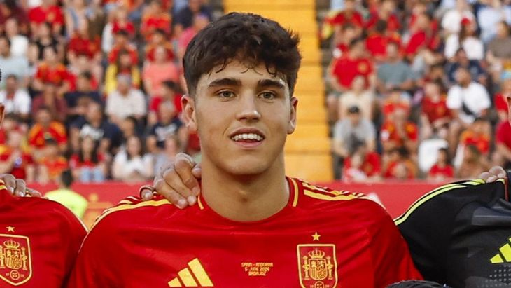 El defensor español afrontará su primera gran competencia con la selección mayor. El defensor español afrontará su primera gran competencia con la selección mayor.