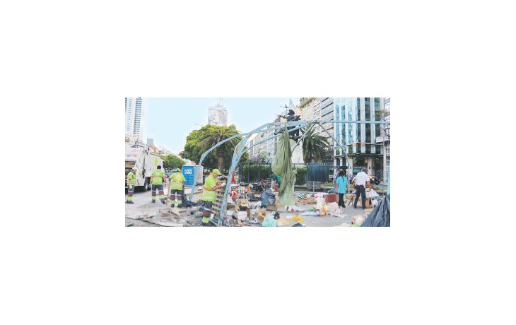 Levantan carpa Qom