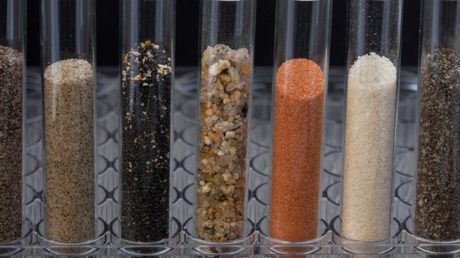 En agosto de 2024, Argentina y Estados Unidos dieron un paso clave en la cooperación estratégica al firmar un Memorándum de Entendimiento sobre Minerales Críticos, rubricado en Washington.