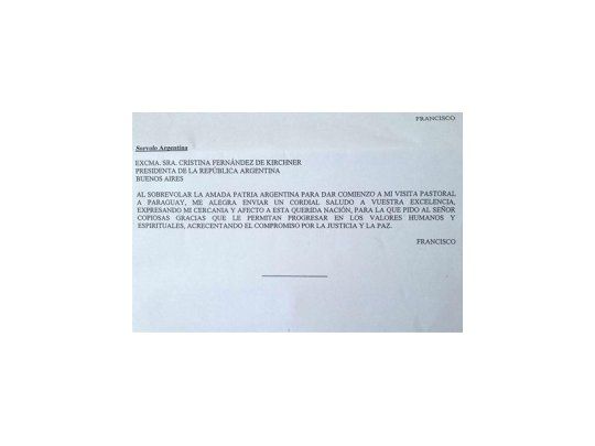 En pleno vuelo, Francisco le envió un telegrama a Cristina