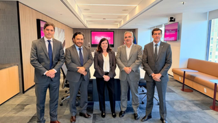 Los gobernadores de la Mesa del Litio, Gustavo Sáenz (Salta), Raúl Jalil (Catamarca) y Carlos Sadir (Jujuy), junto a autoridades de Río Tinto, desplegaron una variada agenda. Los gobernadores de la Mesa del Litio, Gustavo Sáenz (Salta), Raúl Jalil (Catamarca) y Carlos Sadir (Jujuy), junto a autoridades de Río Tinto, desplegaron una variada agenda.