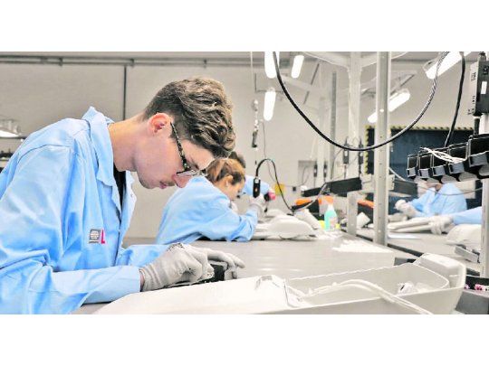 euforia. La empresa de capitales polacos producirá desde Misiones luminarias led para atender la demanda no sólo argentina sino de otros países de la región.