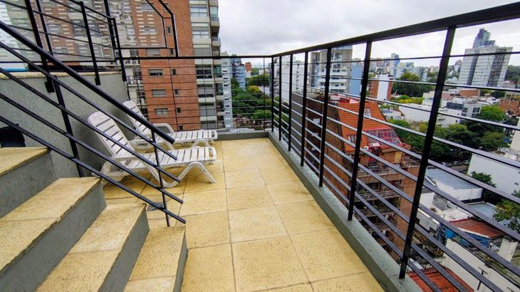 Terraza de un edificio con monoambientes en alquiler en área cercana con la Avenida Cabildo y Crisólogo Larralde, en Núñez Terraza de un edificio con monoambientes en alquiler en área cercana con la Avenida Cabildo y Crisólogo Larralde, en Núñez