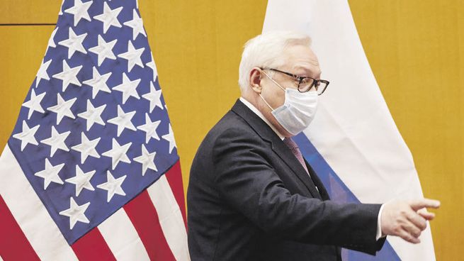 DUREZA. El vicecanciller de Rusia, Serguéi Riabkov, llevó una posición intransigente a la negociación del lunes con Estados Unidos en Ginebra. Ese país y Estados Unidos delinean, en medio de peligrosas tensiones, un nuevo equilibrio de poder en Europa del Este.