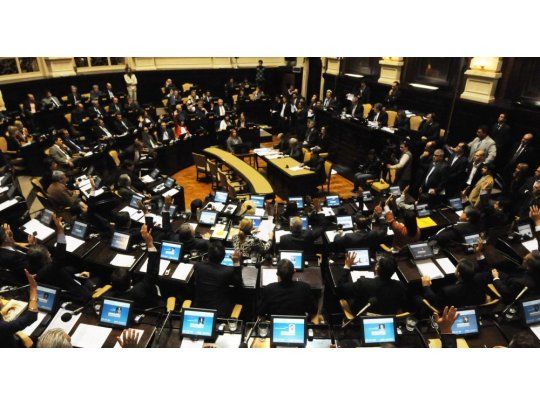 Legislatura bonaerense busca convertir en ley la paridad de género