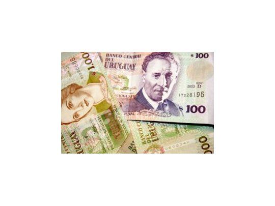 Uruguay aumenta encajes bancarios