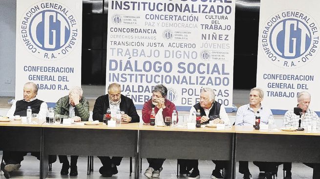 Cumbre. La CGT se reunió ayer para definir acto propio para el 17 de octubre y alumbrar su apuesta política.