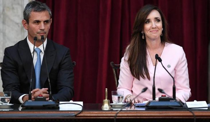 Victoria Villarruel y Martin Menem, ambos titulares de las Cámaras de Senadores y Diputados respectivamente, acordaron en conjunto el aumento en los salarios de los legisladores. Victoria Villarruel y Martin Menem, ambos titulares de las Cámaras de Senadores y Diputados respectivamente, acordaron en conjunto el aumento en los salarios de los legisladores.