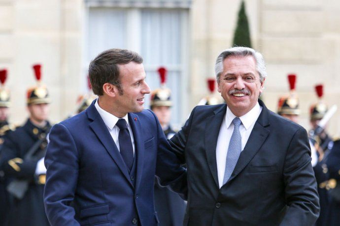 Alberto Fernández con Emmanuel Macron este año, en Francia 