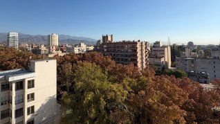 El mercado mendocino sigue activo. Se recuperó la oferta en alquileres y venta, pero ahora disminuyó la demanda de compra con crédito hipotecario al igual que en el resto del país El mercado mendocino sigue activo. Se recuperó la oferta en alquileres y venta, pero ahora disminuyó la demanda de compra con crédito hipotecario al igual que en el resto del país