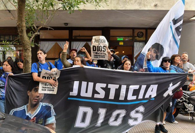 El operativo fue realizado por la Dirección de Cibercrimen, que accedió a los sistemas tras entrevistarse con autoridades médicas y representantes legales de la institución.