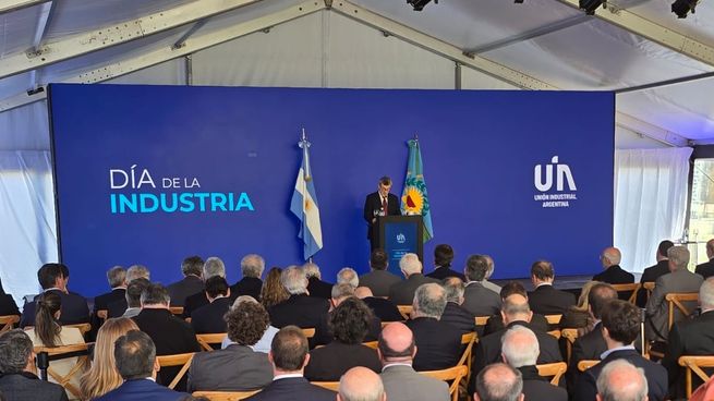 La UIA realizó su acto por el Día de la Industria en un contexto duro para el sector.