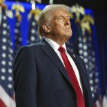 Donald Trump sigue de cerca el cuestionamiento legal por los aranceles. Donald Trump sigue de cerca el cuestionamiento legal por los aranceles.