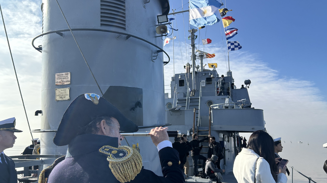Conmemoración de la Armada Argentina por los 200 años del Combate de Los Pozos en el Río de la Plata.&nbsp;
