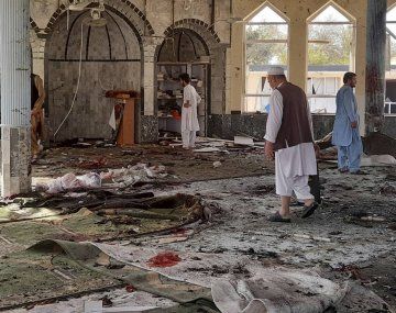 Un ataque explosivo a una mezquita chiita de la ciudad afgana de Mazar-i-Sharif (norte), reivindicado por el Estado Islámico. 