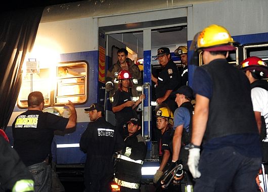 Tras intensos trabajos removieron los trenes  (foto 3)