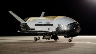 el avion espacial con mas dias en orbita volvio a la tierra