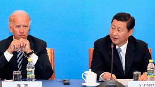 Las tensiones geopolíticas, en particular entre China y Estados Unidos, han añadido incertidumbre a la situación, con restricciones comerciales impuestas por Washington a su competidor chino.
