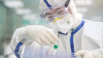 Tras las cr&iacute;ticas, China elev&oacute; las cifras de muertos por coronavirus en Wuhan en un 50%,