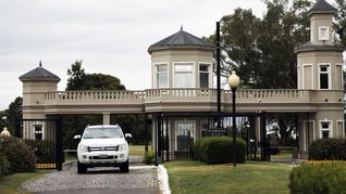 robo millonario en santa fe: se fue de su casa y le llevaron $2 millones y dolares
