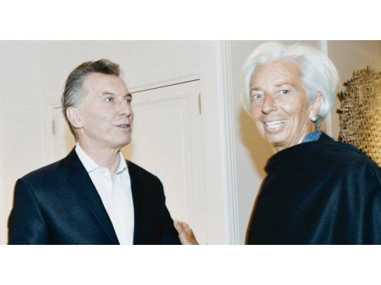 Promesa. El presidente Mauricio Macri y la titular del FMI Christine Lagarde se comprometieron a una revisión a fondo desde octubre. Desde ese mes una misión del organismo se instalará permanentemente en Buenos Aires.