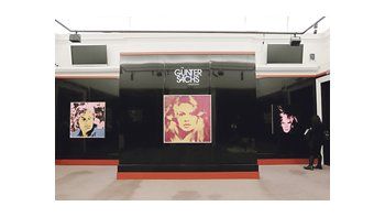 La subasta del playboy Günter Sachs se celebró con altos precios para las obras de Andy Warhol: el retrato de Bardot se vendió en u$s 4,7 millones.