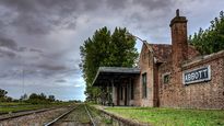 Sus antiguas estructuras del ferrocaril atraen el tursimo de la región.