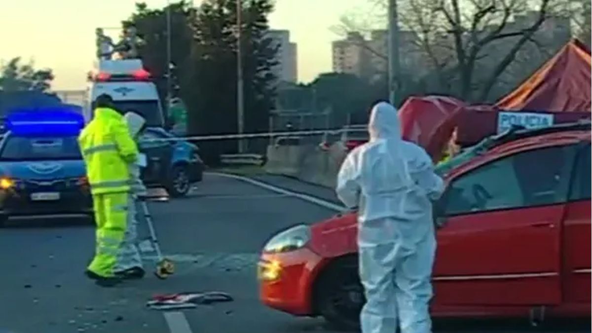 Un muerto y un herido al chocar un auto en la avenida General Paz a la altura de Villa Lugano