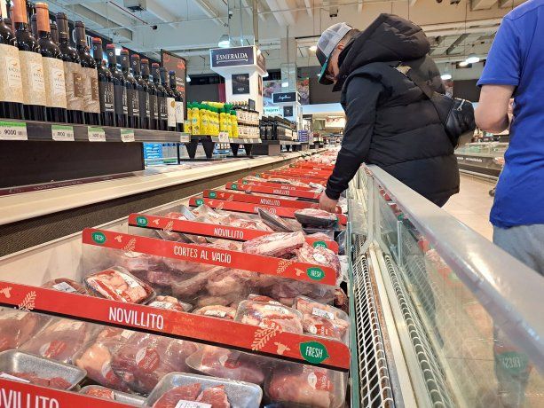 Los precios de la carne bajaron por la fuerte retracción del consumo en lo que va del año