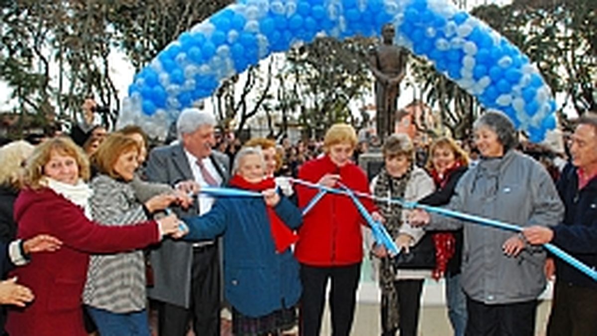 Con los festejos de 9 de Julio inauguraron plaza en San Fernando